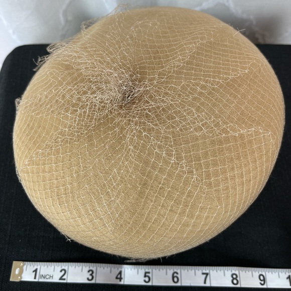 👀 Gorgeous Vintage Tan Jeweled Ribbon Trimmed Hat - Picture 4 of 7